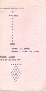 1976, Bujur Lalu Melintang Patah: Programme Cover